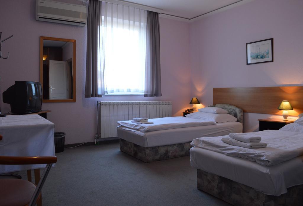 Apollo Motel Kecskemét Zimmer foto