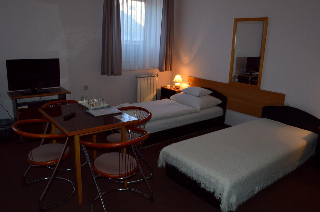 Apollo Motel Kecskemét Exterior foto